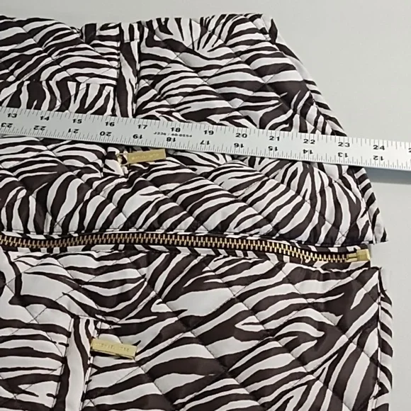 Michael Kors Woman's Puffer Jkt Lightweight Vest Gold Hardware Brown White Zebra - Picture 8 of 11